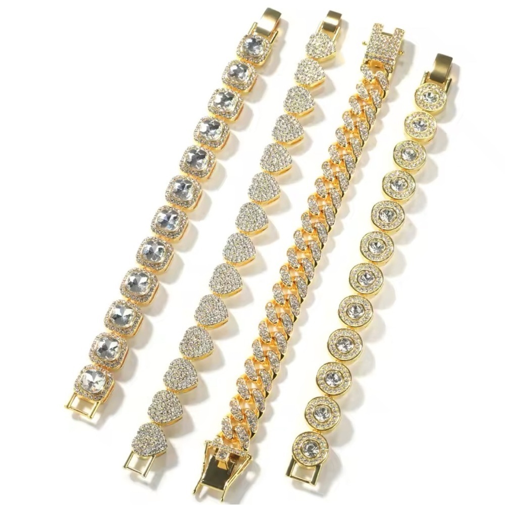 4 piece gold bracelet set 7inches - Picture 2 of 4